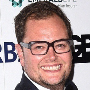 Alan Carr Headshot 9 of 10